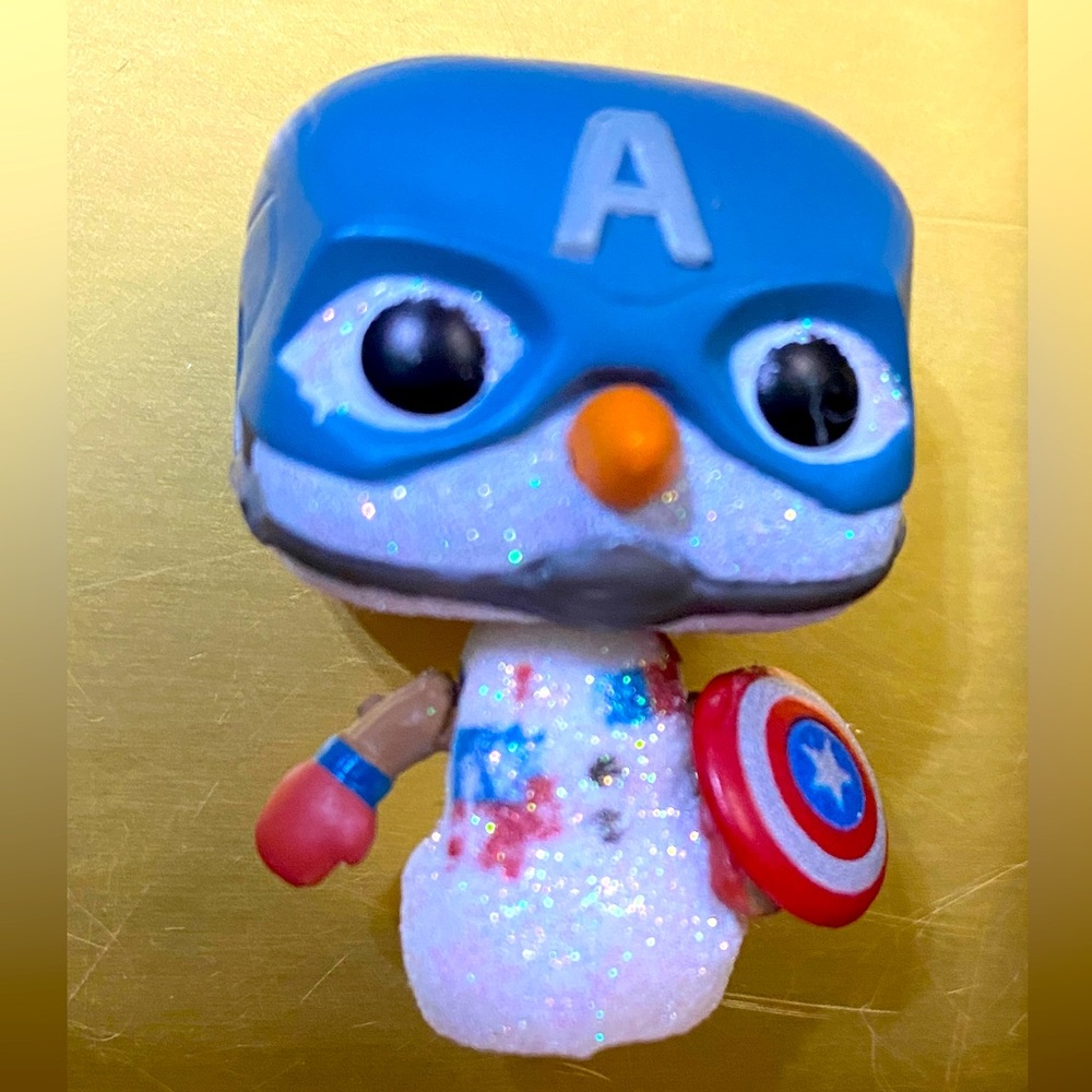 FUNKO MARVEL 2022 HOLIDAY ADVENT POCKET POP CAPTAIN AMERICA GLITTER SNOWMAN 1.5”